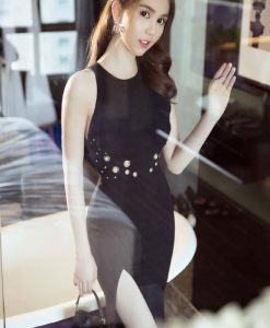 Đầm đen xẻ tà Ngọc Trinh thiết kế ôm body tuyệt đẹp - DN203