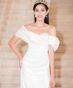 Đầm dạ hội trắng lệch vai xẻ đùi cao siêu sexy - D544