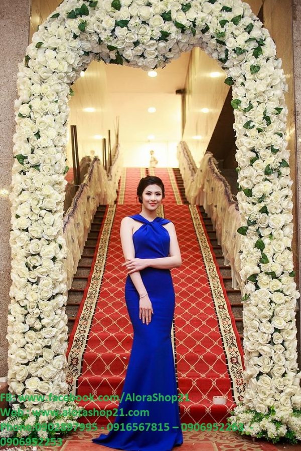 Váy dạ hội xanh coban cổ yếm hở lưng xinh xắn dễ thương