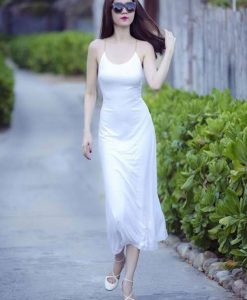 Đầm maxi 2 dây hở lưng đan dây chéo như Ngọc Trinh