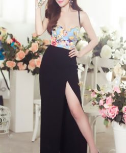 Chân váy dài xẻ đùi tôn dáng như Phương Trinh
