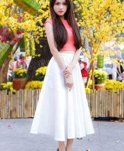 Chân váy xòe tiểu thư duyên dáng như Hương Giang