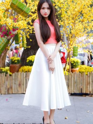 Chân váy xòe tiểu thư duyên dáng như Hương Giang