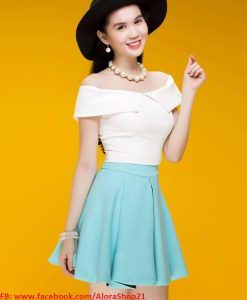 Chân váy xòe ngắn xếp ly như Ngọc Trinh