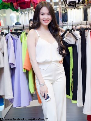Đồ bay ống suông cổ chữ V đẹp của Ngọc Trinh - J20