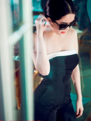 Jumpsuit dài ống ôm với thiết kế áo quây giống Ngọc Trinh - J22
