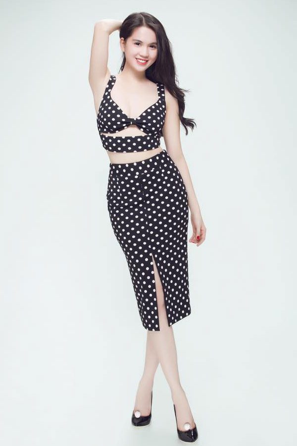 Set áo croptop cut out phối chân váy chấm bi – JN18