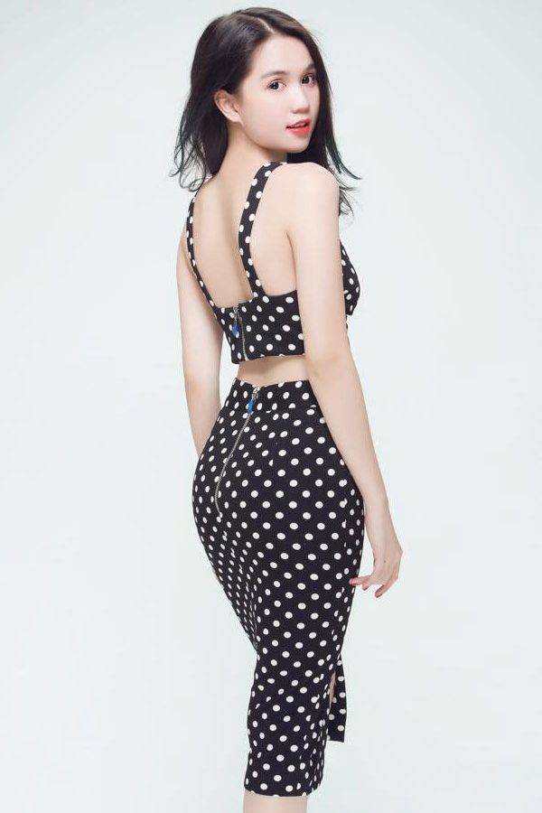 Set áo croptop cut out phối chân váy chấm bi - JN18