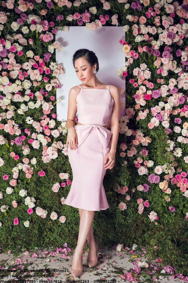 Set áo croptop phối nơ và chân váy xẻ đùi – JN33