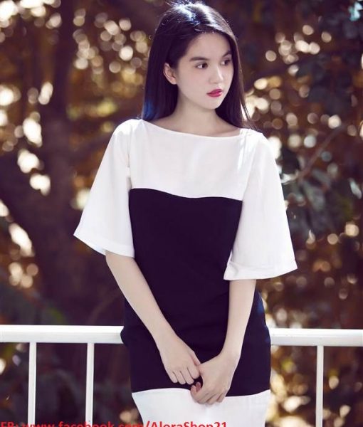 Đầm suông đen trắng tay lỡ đính nơ sau lưng Ngọc Trinh – DN321