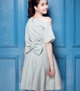 Đầm xòe lệch vai phối nơ sau dễ thương xinh xắn như Ngọc Trinh – DN344 Đầm xòe lệch vai phối nơ sau dễ thương xinh xắn như Ngọc Trinh – DN344