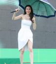 Đầm body cúp ngực xẻ cao tôn dáng như Thủy Tiên - DN363