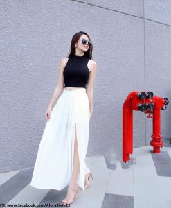 Set áo croptop với chân váy maxi xẻ tà màu trắng - J69