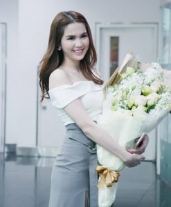 Bộ áo trễ vai và chân váy xòe dự tiệc sang trọng - JN41
