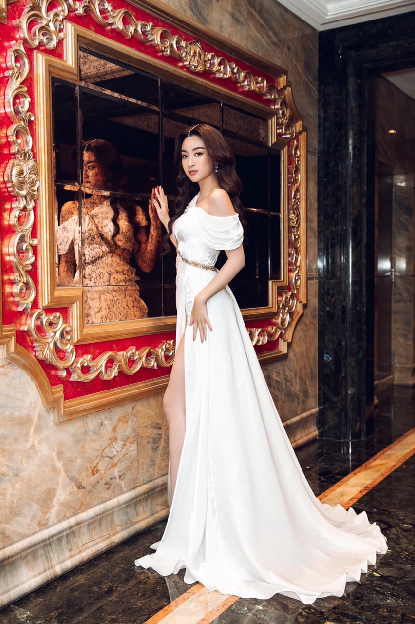 Váy dạ hội trắng thiết kế trễ vai thanh lịch sang trọng - D512