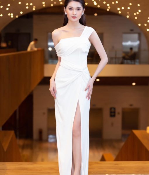 Đầm dạ hội trắng trễ vai xẻ đùi cao sang trọng - D587