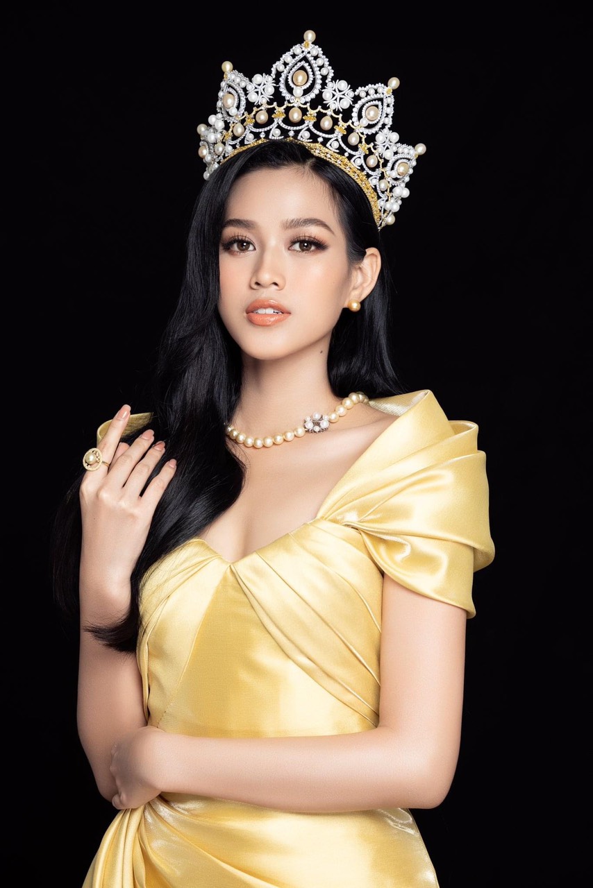 Đầm dạ hội vàng thiết kế tay rũ dáng xoè - D582