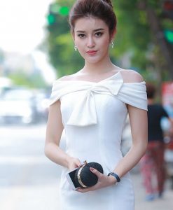 Đầm dự tiệc ôm body hở vai nơ ngực trắng - DN495