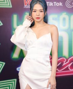 Đầm dạ hội trắng tay dài 1 bên hai dây sexy - D596