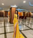 Đầm dạ hội cổ yếm vàng xẻ đùi cao sexy - D621